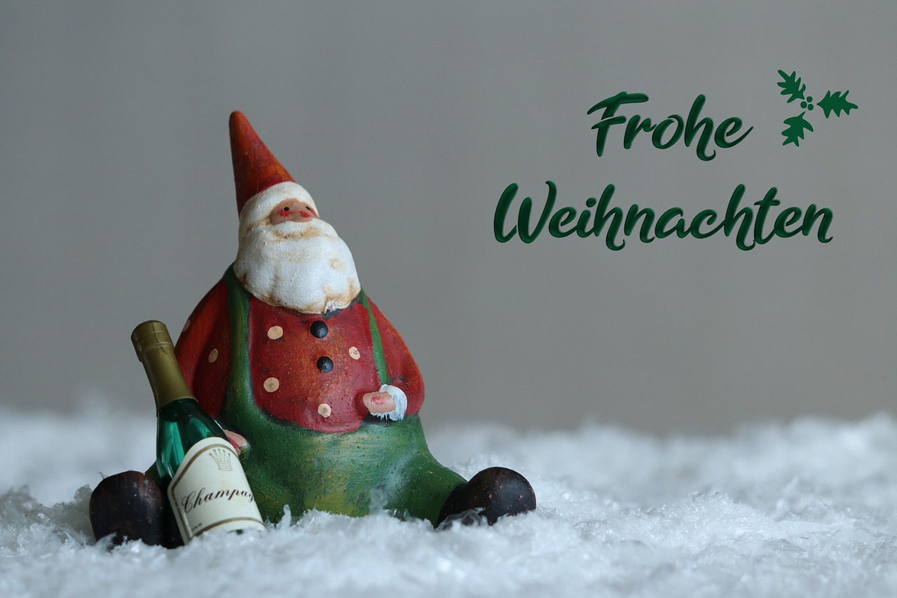 Photo by Marjonhorn christmas, frohe weihnachten, santa claus
